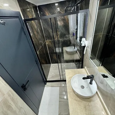 فندق Garden House