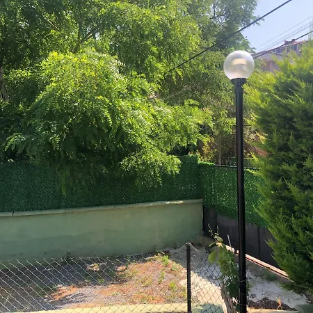 Garden House דירה