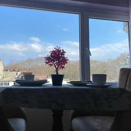 Hotel Garden House 2*